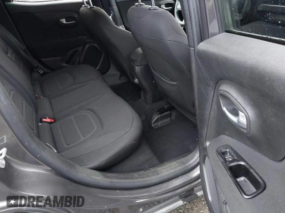 2020 Jeep Renegade Latitude with VIN ZACNJABB3LPL76503, listed as a IAAI auction lot 41467338 with 38,593 mi miles. Bid and sale history available at carsss.com. Image 8.