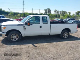 2015 Ford F-250 XLT z VIN 1FT7X2A6XFEB14897, wystawiony jako IAAI lot #42218738 z przebiegiem Nie podano mil oraz . Historia ofert i sprzedaży dostępna na DreamBid. Obrazek 13.