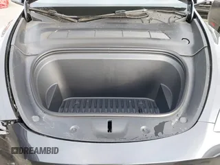 2025 Tesla Model Y Long Range with VIN 7SAYGDED6SF229498, listed as a IAAI auction lot 41086718 with 509 mi miles and . Bid and sale history available at DreamBid. Image 10.