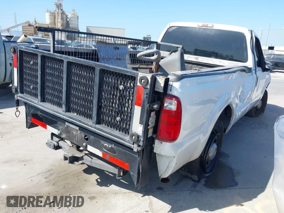 2016 Ford Super Duty F-250 SRW XL with VIN 1FTBF2A66GEA59296, listed as a IAAI auction lot 41982732 with 286,752 mi miles. Bid and sale history available at carsss.com. Image 4.
