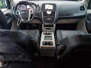 2013 Chrysler Town & Country Touring with VIN 2C4RC1BG9DR737336, listed as a Copart auction lot 85334654 with 202,586 mi miles and Clean Title. Bid and sale history available at carsss.com. Image 8.