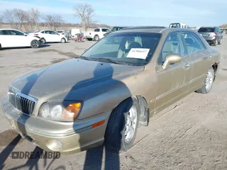 2002 Hyundai XG350 L with VIN KMHFU45E72A204717, listed as a IAAI auction lot 41386637 with 182,310 mi miles. Bid and sale history available at carsss.com. Image 18.