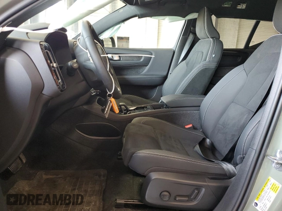 2023 Volvo XC40 Plus с VIN YV4ED3UW5P2060944, выставлен на аукционе Copart как лот 68269834 с пробегом 13 400 миль миль и Списание • Salvage title. История ставок и продаж доступна на DreamBid. Изображение 7.