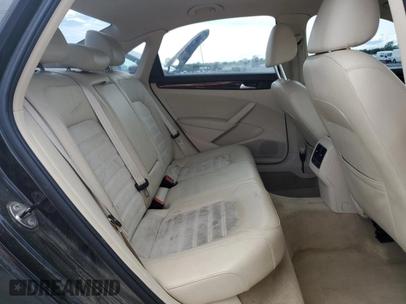 2014 Volkswagen Passat SEL Premium z VIN 1VWCN7A34EC066375, wystawiony jako Copart lot #54016005 z przebiegiem 170 305 mil mil oraz Szkoda całkowita • Salvage title. Historia ofert i sprzedaży dostępna na DreamBid. Obrazek 10.