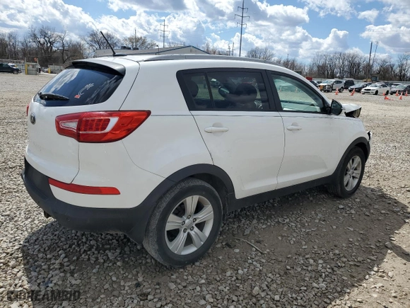 2013 Kia Sportage LX with VIN KNDPB3A26D7470895, listed as a Copart auction lot 50073455 with 170,736 mi miles and Salvage Title. Bid and sale history available at carsss.com. Image 3.