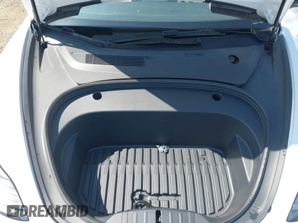 2023 Tesla Model 3 z VIN 5YJ3E1EA5PF517893, wystawiony jako IAAI lot #42515181 z przebiegiem 38 538 mil mil oraz . Historia ofert i sprzedaży dostępna na DreamBid. Obrazek 10.