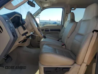 2010 Ford F-350 XL z VIN 1FTWW3DR8AEA52029, wystawiony jako Copart lot #72722354 z przebiegiem 38 030 mil mil oraz Szkoda całkowita • Salvage title. Historia ofert i sprzedaży dostępna na DreamBid. Obrazek 7.