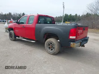 2007 GMC Sierra 1500 SLE1 z VIN 1GTEK19C17E503598, wystawiony jako IAAI lot #42088438 z przebiegiem 222 382 mil mil oraz . Historia ofert i sprzedaży dostępna na DreamBid. Obrazek 3.