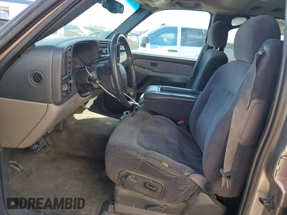 2002 Chevrolet Suburban LS with VIN 3GNFK16Z32G219170, listed as a Copart auction lot 73681914 with 200,759 mi miles and Salvage Title. Bid and sale history available at carsss.com. Image 7.