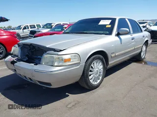 2009 Mercury Grand Marquis LS with VIN 2MEHM75V89X608365, listed as a IAAI auction lot 42055538 with Not Provided miles. Bid and sale history available at carsss.com. Image 19.