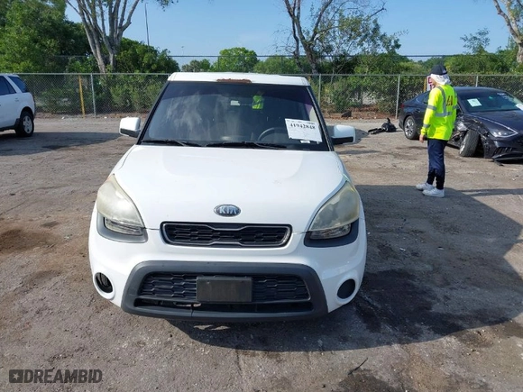 2013 Kia Soul with VIN KNDJT2A57D7754706, listed as a IAAI auction lot 41942848 with 151,463 mi miles. Bid and sale history available at carsss.com. Image 12.