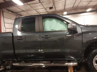 2019 Chevrolet Silverado 1500 LT with VIN 1GCRYDED7KZ300975, listed as a IAAI auction lot 41608865 with 157,912 mi miles. Bid and sale history available at carsss.com. Image 13.