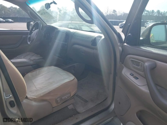 2004 Toyota Sequoia SR5 with VIN 5TDZT34A04S211737, listed as a IAAI auction lot 41782506 with 484,239 mi miles. Bid and sale history available at carsss.com. Image 5.