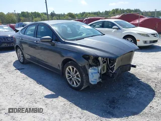 2017 Ford Fusion SE with VIN 3FA6P0HDXHR100346, listed as a IAAI auction lot 41895097 with 89,240 mi miles. Bid and sale history available at carsss.com. Image 1.