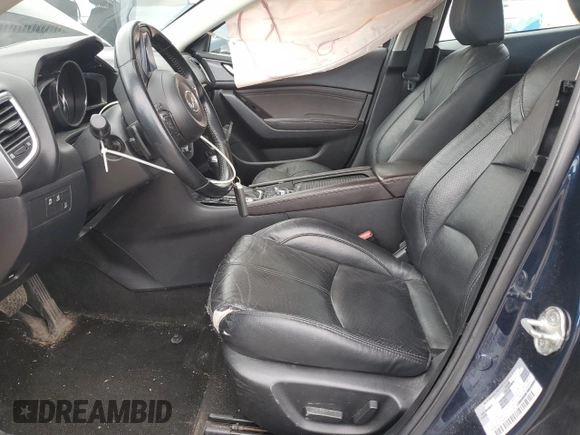 2018 Mazda 3 Grand Touring z VIN 3MZBN1W38JM190398, wystawiony jako Copart lot #53164605 z przebiegiem 74 845 mil mil oraz Szkoda całkowita • Salvage title. Historia ofert i sprzedaży dostępna na DreamBid. Obrazek 7.
