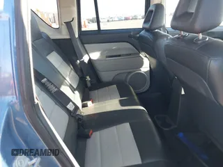 2007 Jeep Compass Limited with VIN 1J8FF57W87D409777, listed as a IAAI auction lot 41233357 with 125,019 mi miles. Bid and sale history available at carsss.com. Image 8.