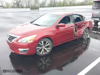 2013 Nissan Altima 2.5 SL with VIN 1N4AL3AP5DN410025, listed as a IAAI auction lot 41941350 with 289,651 mi miles. Bid and sale history available at carsss.com. Image 2.