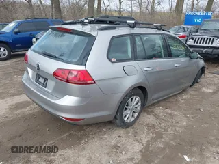 2016 Volkswagen Golf SportWagen TSI S with VIN 3VWC17AU1GM513198, listed as a IAAI auction lot 41229364 with 88,268 mi miles. Bid and sale history available at carsss.com. Image 4.