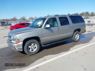 2002 Chevrolet Suburban LS with VIN 3GNEC16Z32G339558, listed as a IAAI auction lot 41739334 with 198,291 mi miles. Bid and sale history available at carsss.com. Image 17.