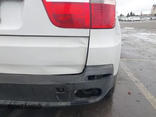 2008 BMW X5 3.0si with VIN 5UXFE43528L022780, listed as a IAAI auction lot 41503723 with 152,468 mi miles. Bid and sale history available at carsss.com. Image 17.