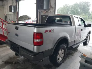 2004 Ford F-150 XLT z VIN 1FTPX14514NC14459, wystawiony jako IAAI lot #42361044 z przebiegiem 103 275 mil mil oraz . Historia ofert i sprzedaży dostępna na DreamBid. Obrazek 4.