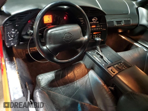 1994 Chevrolet Corvette z VIN 1G1YY32P4R5119184, wystawiony jako Copart lot #50506805 z przebiegiem 95 994 mil mil oraz Czysty tytuł • Clean title. Historia ofert i sprzedaży dostępna na DreamBid. Obrazek 8.