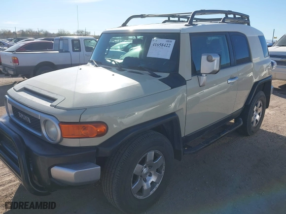 2008 Toyota FJ Cruiser with VIN JTEBU11FX8K015574, listed as a IAAI auction lot 41658422 with 279,329 mi miles. Bid and sale history available at carsss.com. Image 17.