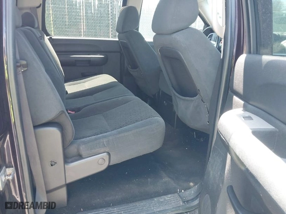 2008 Chevrolet Silverado 1500 LT w/1LT with VIN 2GCEK13M781169033, listed as a IAAI auction lot 42046307 with 153,468 mi miles. Bid and sale history available at carsss.com. Image 8.