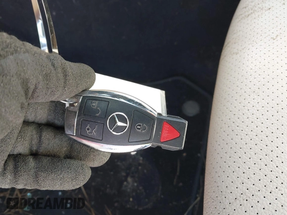 2017 Mercedes-Benz GLC with VIN WDC0G4KB5HF144051, listed as a IAAI auction lot 41944240 with 76,632 mi miles. Bid and sale history available at carsss.com. Image 11.