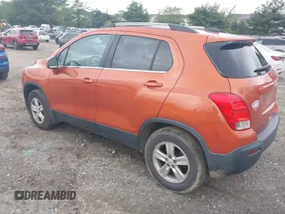 2016 Chevrolet Trax LT z VIN KL7CJPSB3GB522182, wystawiony jako IAAI lot #42392729 z przebiegiem 141 290 mil mil oraz . Historia ofert i sprzedaży dostępna na DreamBid. Obrazek 3.