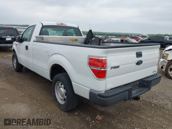2014 Ford F-150 XL z VIN 1FTMF1CM9EKE34269, wystawiony jako IAAI lot #42240264 z przebiegiem 91 743 mil mil oraz . Historia ofert i sprzedaży dostępna na DreamBid. Obrazek 3.