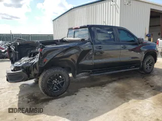 2022 Chevrolet Silverado 1500 LT Trail Boss with VIN 3GCUDFETXNG503890, listed as a Copart auction lot 55646935 with 32,407 mi miles and Salvage Title. Bid and sale history available at DreamBid. Image 3.