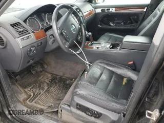 2004 Volkswagen Touareg z VIN WVGBC77LX4D062055, wystawiony jako Copart lot #45960445 z przebiegiem 201 819 mil mil oraz Szkoda całkowita • Salvage title. Historia ofert i sprzedaży dostępna na DreamBid. Obrazek 7.