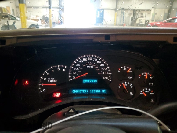 2003 Chevrolet Suburban LT z VIN 1GNFK16Z53J282237, wystawiony jako Copart lot #56275545 z przebiegiem 129 384 mil mil oraz Szkoda całkowita • Salvage title. Historia ofert i sprzedaży dostępna na DreamBid. Obrazek 9.