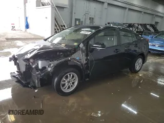 2022 Toyota Prius L Eco z VIN JTDKAMFU3N3168096, wystawiony jako Copart lot #57555245 z przebiegiem 18 570 mil mil oraz Szkoda całkowita • Salvage title. Historia ofert i sprzedaży dostępna na DreamBid. Obrazek 1.