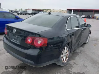 2010 Volkswagen Jetta SEL with VIN 3VWRX7AJ1AM018411, listed as a IAAI auction lot 41882206 with 282,505 mi miles and . Bid and sale history available at DreamBid. Image 4.