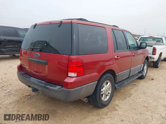 2004 Ford Expedition Special Service with VIN 1FMPU15L84LB03114, listed as a IAAI auction lot 41303228 with 163,463 mi miles. Bid and sale history available at carsss.com. Image 4.