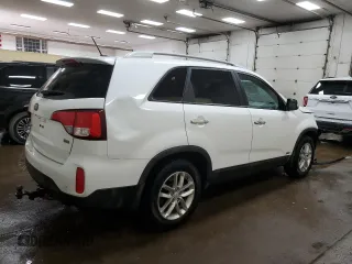 2014 Kia Sorento LX with VIN 5XYKTDA63EG437163, listed as a Copart auction lot 48313105 with 163,653 mi miles and Clean Title. Bid and sale history available at carsss.com. Image 3.
