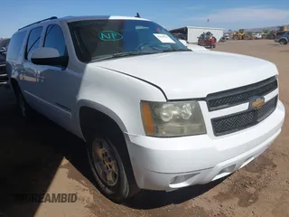 2007 Chevrolet Suburban LTZ with VIN 3GNFC16047G201752, listed as a IAAI auction lot 42028735 with 193,073 mi miles. Bid and sale history available at carsss.com. Image 1.