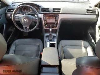 2012 Volkswagen Passat SE with VIN 1VWBH7A33CC008015, listed as a Copart auction lot 84952004 with 195,051 mi miles and Salvage Title. Bid and sale history available at carsss.com. Image 8.
