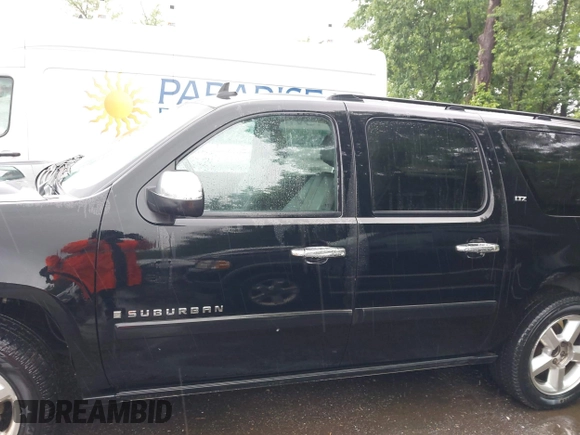 2008 Chevrolet Suburban LTZ with VIN 1GNFK16338J221195, listed as a IAAI auction lot 42243746 with 199,707 mi miles and . Bid and sale history available at DreamBid. Image 15.