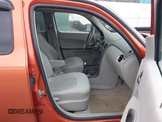 2008 Chevrolet HHR LS with VIN 3GNDA33D78S578963, listed as a IAAI auction lot 41838668 with 167,275 mi miles. Bid and sale history available at carsss.com. Image 5.