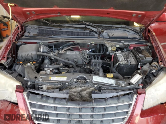 2010 Chrysler Town & Country Touring with VIN 2A4RR5D18AR392403, listed as a Copart auction lot 71429924 with 136,180 mi miles and Non Repairable. Bid and sale history available at DreamBid. Image 12.