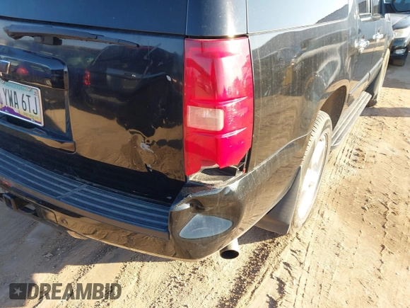 2007 Chevrolet Suburban LT with VIN 1GNFC16037R407726, listed as a IAAI auction lot 41480221 with 247,857 mi miles and . Bid and sale history available at DreamBid. Image 6.