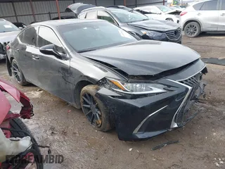 2022 Lexus ES with VIN 58ADZ1B19NU117552, listed as a IAAI auction lot 41590599 with 85,905 mi miles. Bid and sale history available at carsss.com. Image 1.