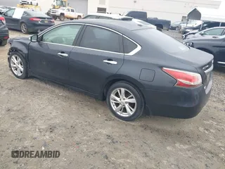 2014 Nissan Altima S with VIN 1N4AL3AP0EC182030, listed as a IAAI auction lot 41548176 with 231,071 mi miles and . Bid and sale history available at DreamBid. Image 3.