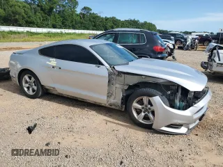 2017 Ford Mustang V6 z VIN 1FA6P8AM1H5267139, wystawiony jako Copart lot #61243115 z przebiegiem 136 917 mil mil oraz Szkoda całkowita • Salvage title. Historia ofert i sprzedaży dostępna na DreamBid. Obrazek 4.