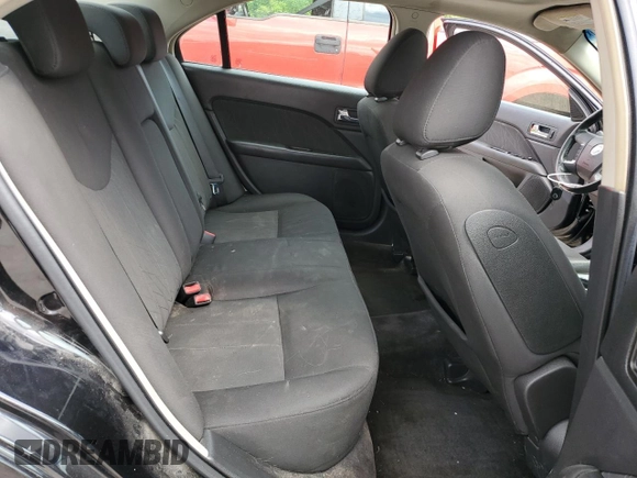 2010 Mercury Milan with VIN 3MEHM0HA4AR637476, listed as a Copart auction lot 57687715 with 114,894 mi miles and Salvage title. Bid and sale history available at DreamBid. Image 10.