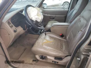 1999 Ford Explorer XLT с VIN 1FMZU34EXXUC77689, выставлен на аукционе Copart как лот 83981484 с пробегом 278 196 миль миль и Чистый • Clean title. История ставок и продаж доступна на DreamBid. Изображение 7.