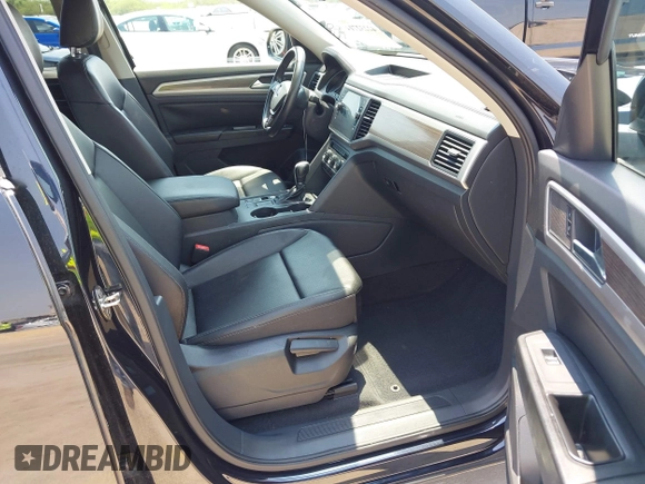 2018 Volkswagen Atlas SE z VIN 1V2DP2CA0JC600433, wystawiony jako IAAI lot #42232714 z przebiegiem 125 124 mil mil oraz . Historia ofert i sprzedaży dostępna na DreamBid. Obrazek 5.